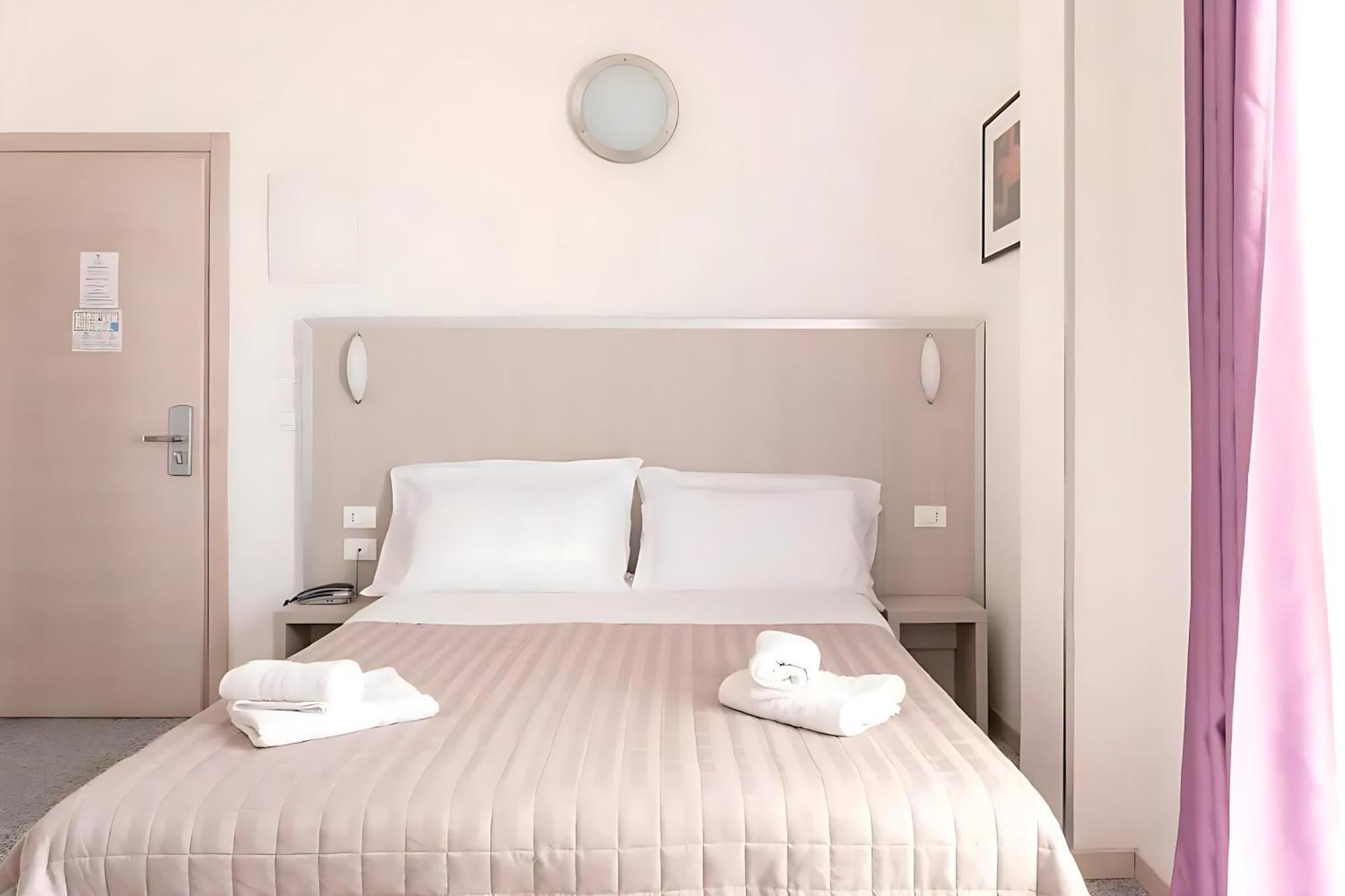 Hotel Villa Argia Rimini Marina Centro Екстериор снимка